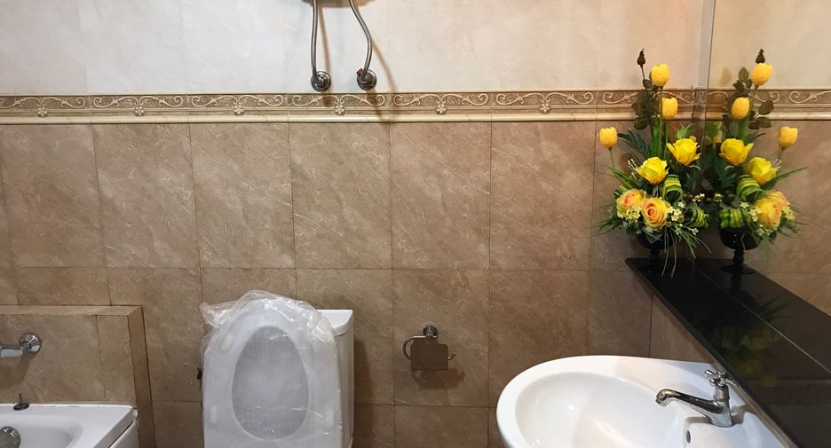 Аренда 3 спальни кондо в Кхлонг Тоеи, Бангкок