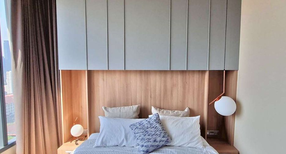 For rent 2 bedrooms condo in Watthana, Bangkok