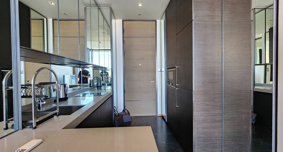 For rent 1 bed condo in Pathum Wan, Bangkok