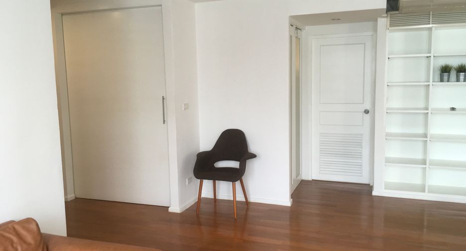 For rent 2 bedrooms condo in Watthana, Bangkok