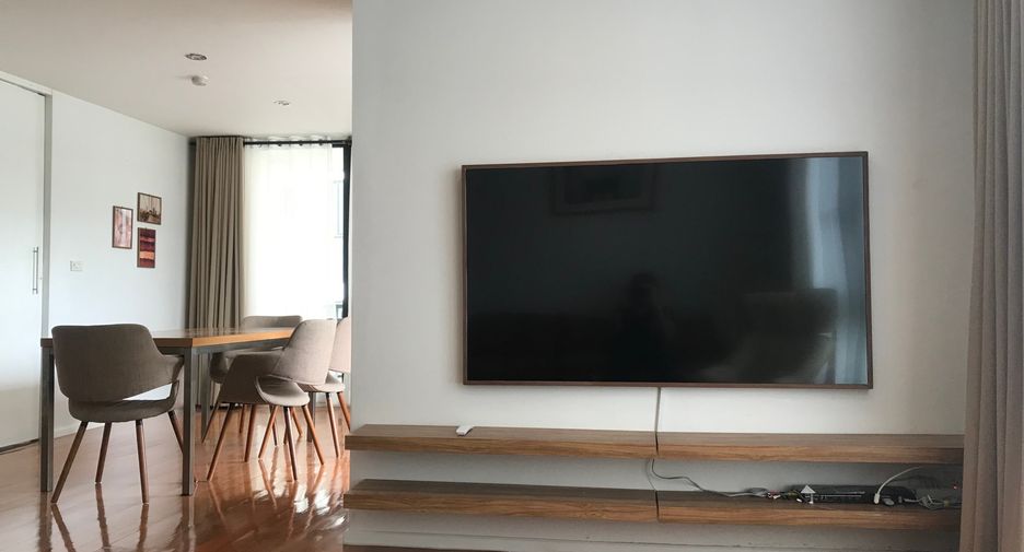For rent 2 bedrooms condo in Watthana, Bangkok