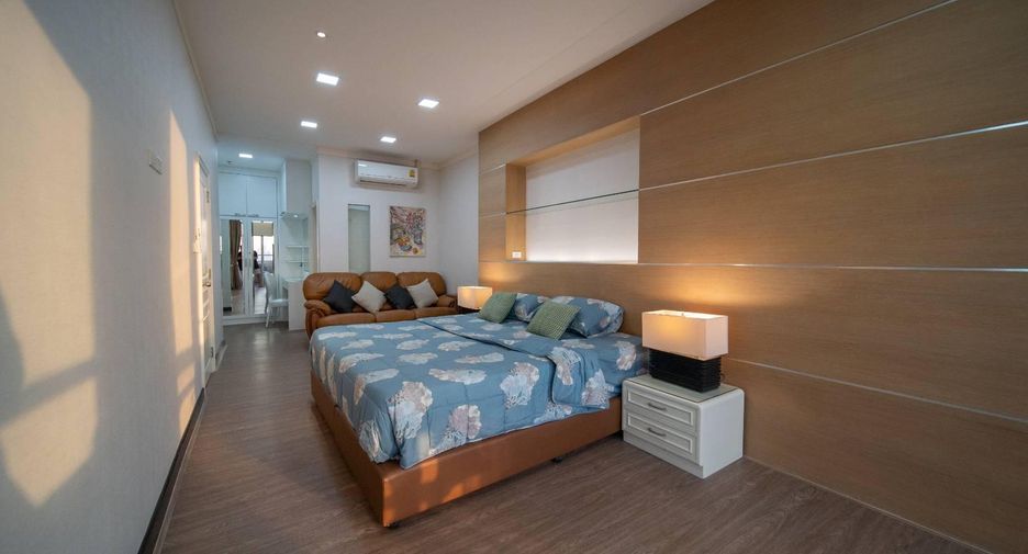 Condo en alquiler de 3 habitaciones en Khlong Toei, Bangkok