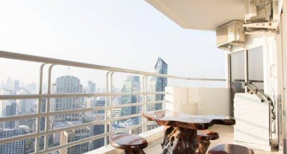 Condo en alquiler de 3 habitaciones en Khlong Toei, Bangkok