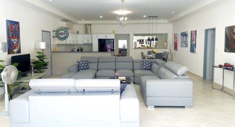 For sale 12 bedrooms house in Pratumnak, Pattaya