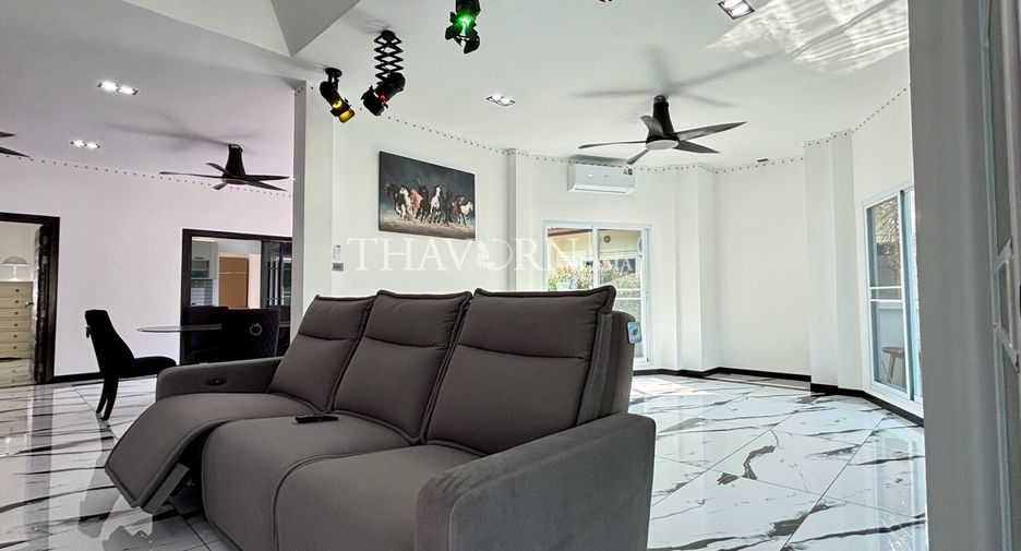 Casa en venta de 3 habitaciones en Bang Lamung, Chonburi