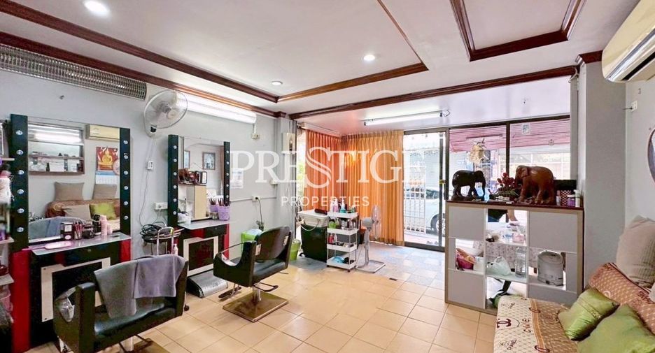 Local comercial en venta de 9 habitaciones en Bang Lamung, Chonburi