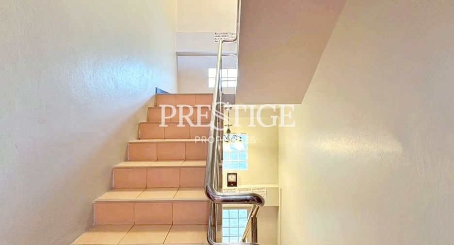 Local comercial en venta de 9 habitaciones en Bang Lamung, Chonburi