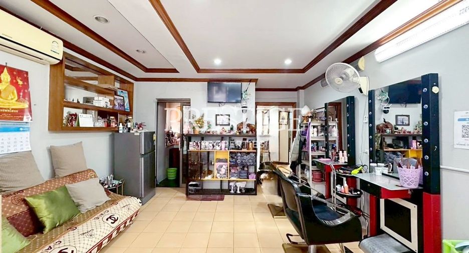 Local comercial en venta de 9 habitaciones en Bang Lamung, Chonburi