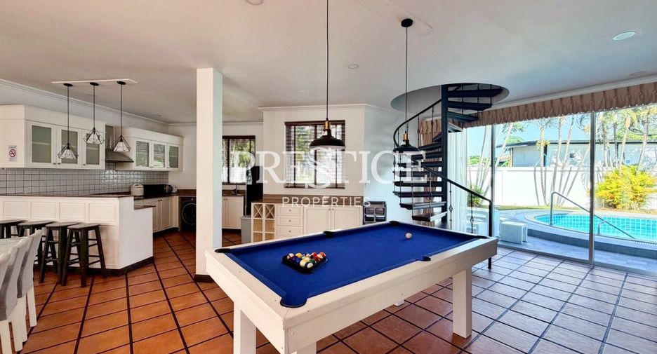 Casa en alquiler de 4 habitaciones en Bang Lamung, Chonburi