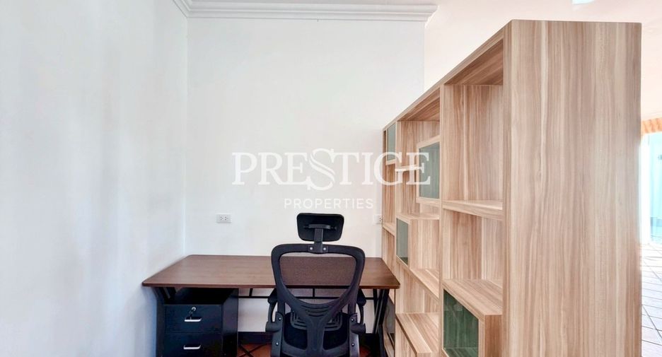 Casa en alquiler de 4 habitaciones en Bang Lamung, Chonburi