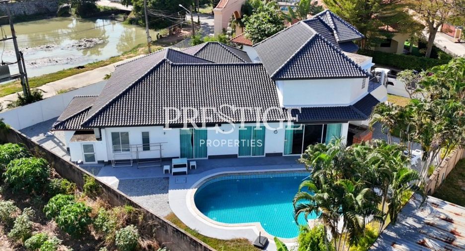 Casa en alquiler de 4 habitaciones en Bang Lamung, Chonburi