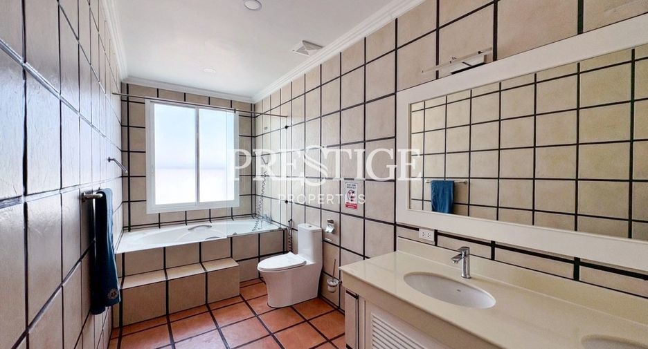 Casa en alquiler de 4 habitaciones en Bang Lamung, Chonburi