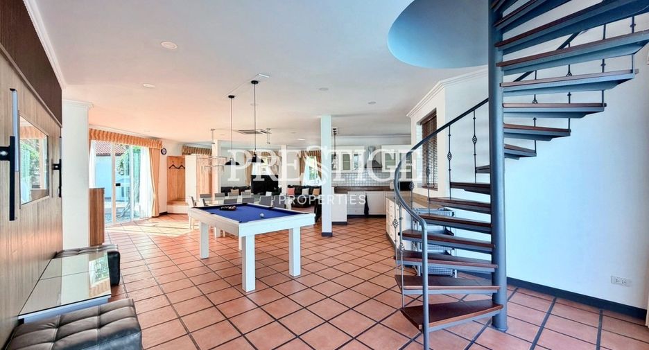 Casa en alquiler de 4 habitaciones en Bang Lamung, Chonburi