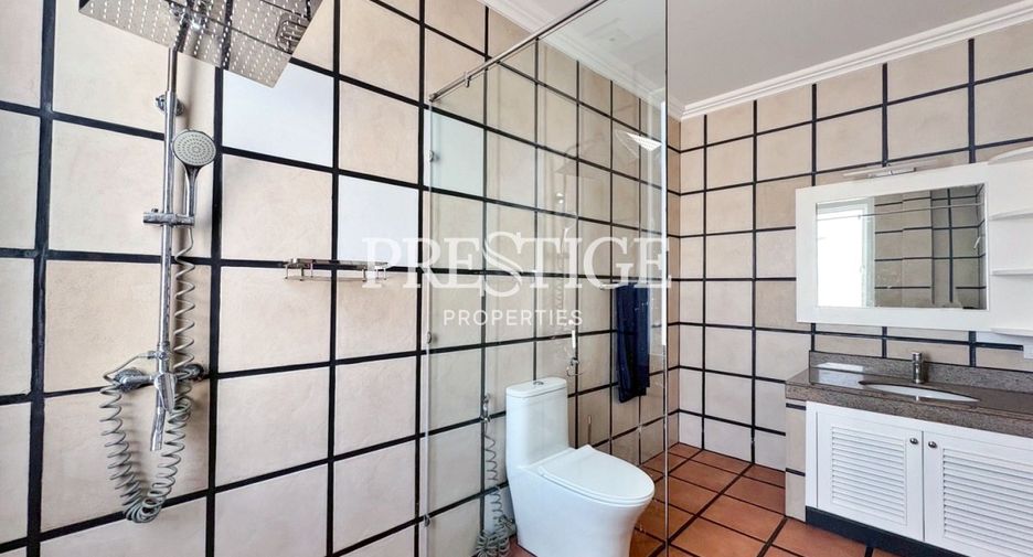 Casa en alquiler de 4 habitaciones en Bang Lamung, Chonburi