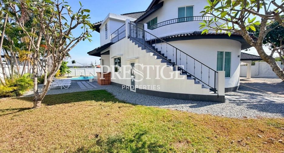 Casa en alquiler de 4 habitaciones en Bang Lamung, Chonburi