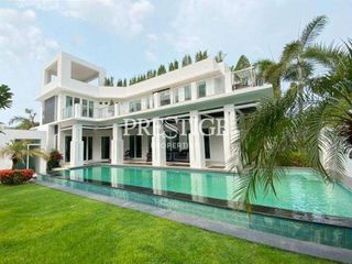 Casa en alquiler de 4 habitaciones en Bang Lamung, Chonburi