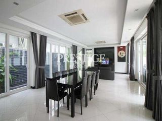 Casa en alquiler de 4 habitaciones en Bang Lamung, Chonburi