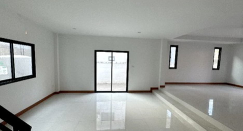 出售 3 卧室 独立屋 在 Mueang Chon Buri, Chon Buri