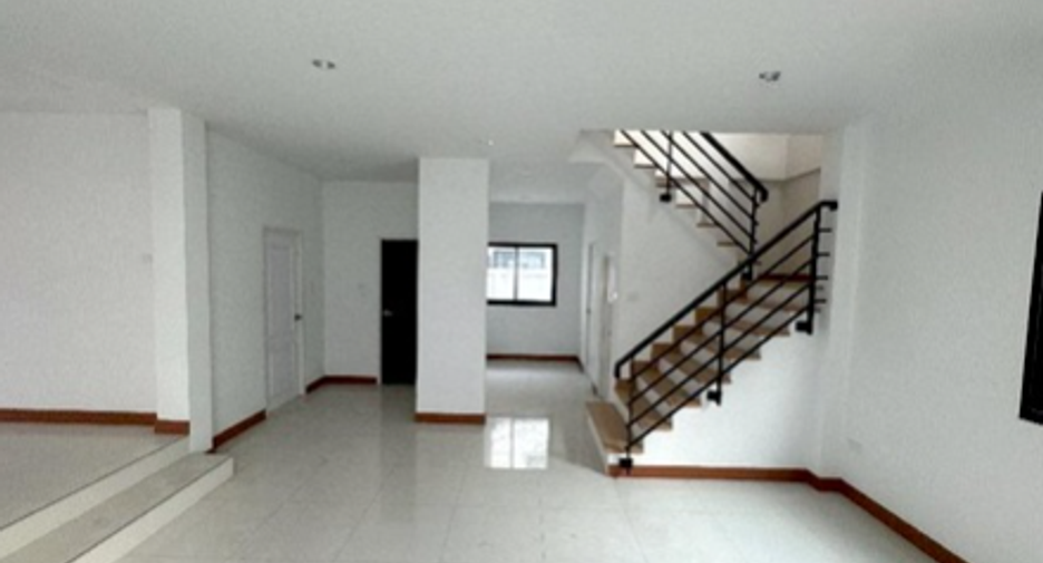 出售 3 卧室 独立屋 在 Mueang Chon Buri, Chon Buri
