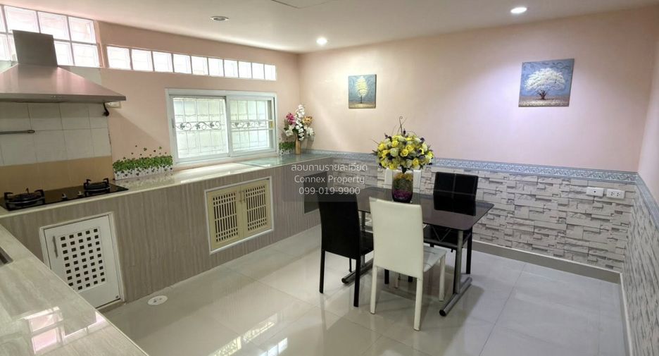For sale 2 bedrooms townhouse in Lat Phrao, Bangkok