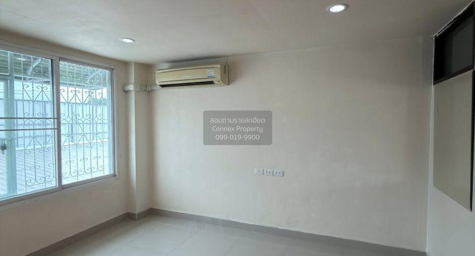 For sale 2 bedrooms townhouse in Lat Phrao, Bangkok
