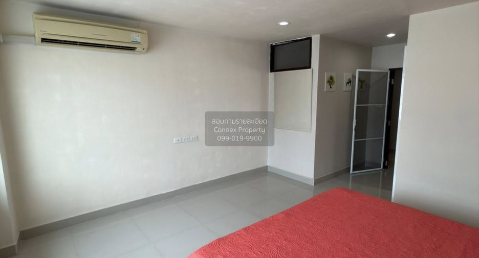 For sale 2 bedrooms townhouse in Lat Phrao, Bangkok