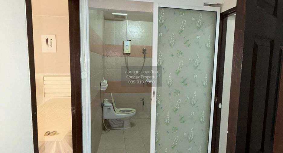 For sale 2 bedrooms townhouse in Lat Phrao, Bangkok