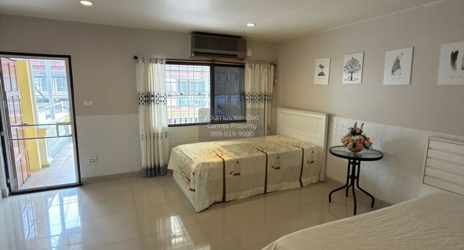 For sale 2 bedrooms townhouse in Lat Phrao, Bangkok