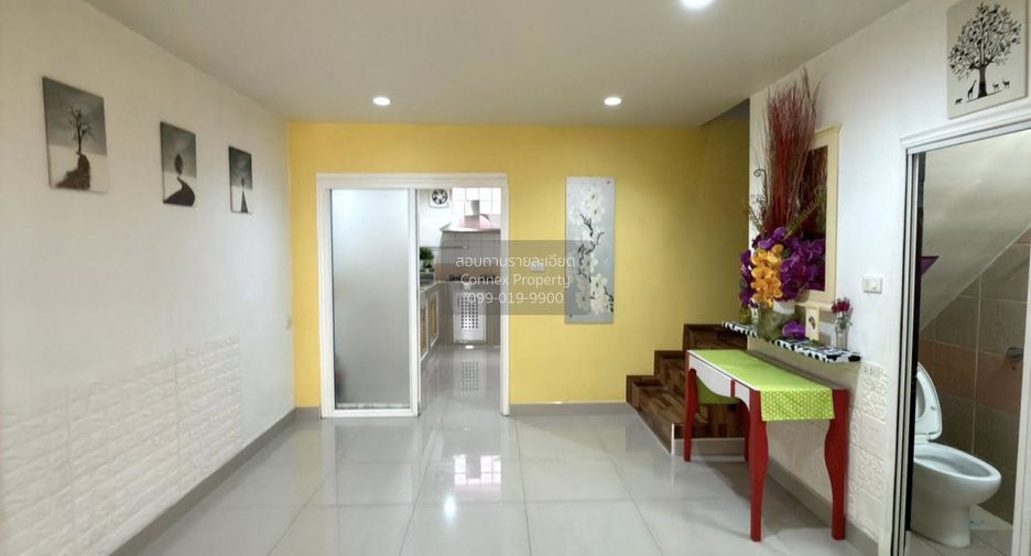 For sale 2 bedrooms townhouse in Lat Phrao, Bangkok