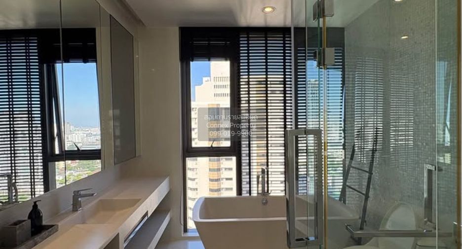 For sale 2 bedrooms condo in Khlong Toei, Bangkok