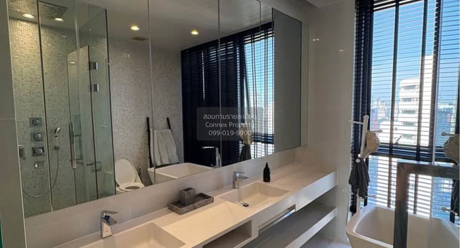 For sale 2 bedrooms condo in Khlong Toei, Bangkok