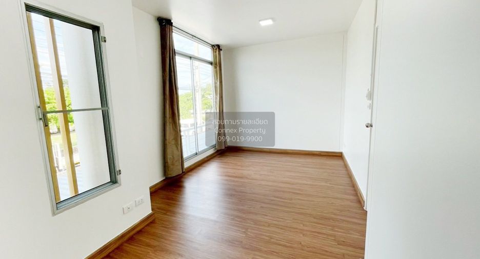 For sale 3 bedrooms townhouse in Khlong Luang, Pathum Thani