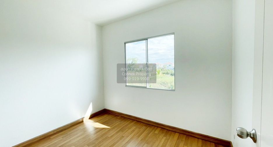 For sale 3 bedrooms townhouse in Khlong Luang, Pathum Thani