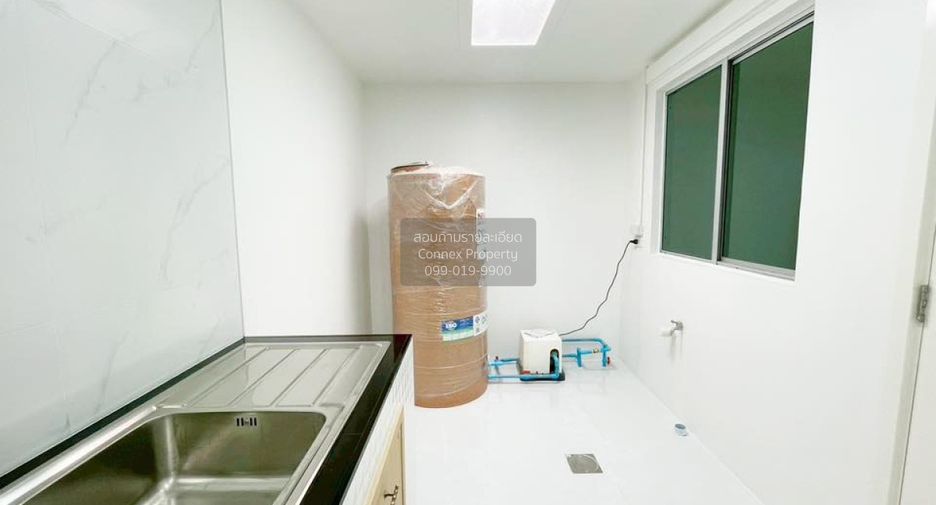 For sale 3 bedrooms townhouse in Khlong Luang, Pathum Thani