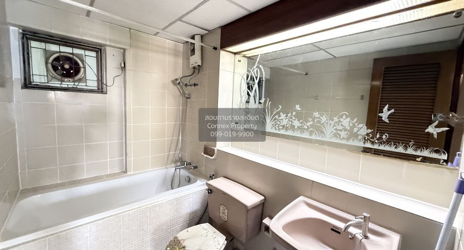 For sale 2 bedrooms condo in Watthana, Bangkok