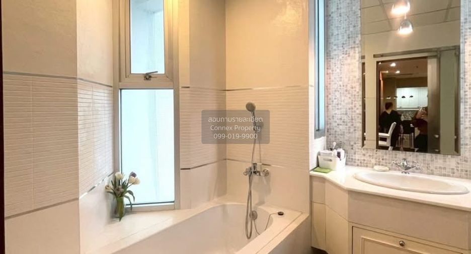 For sale 2 ベッドルーム condo in Sathon, Bangkok
