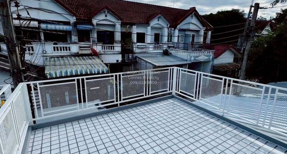 À vendre 2 chambres maison de ville à Bang Bua Thong, Nonthaburi