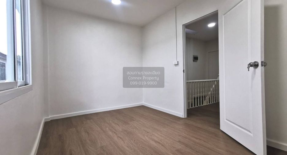 Casa adosada en venta de 2 habitaciones en Sai Mai, Bangkok