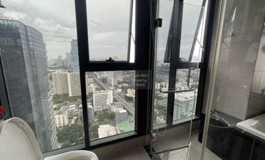 À vendre 2 chambres condo à Huai Khwang, Bangkok