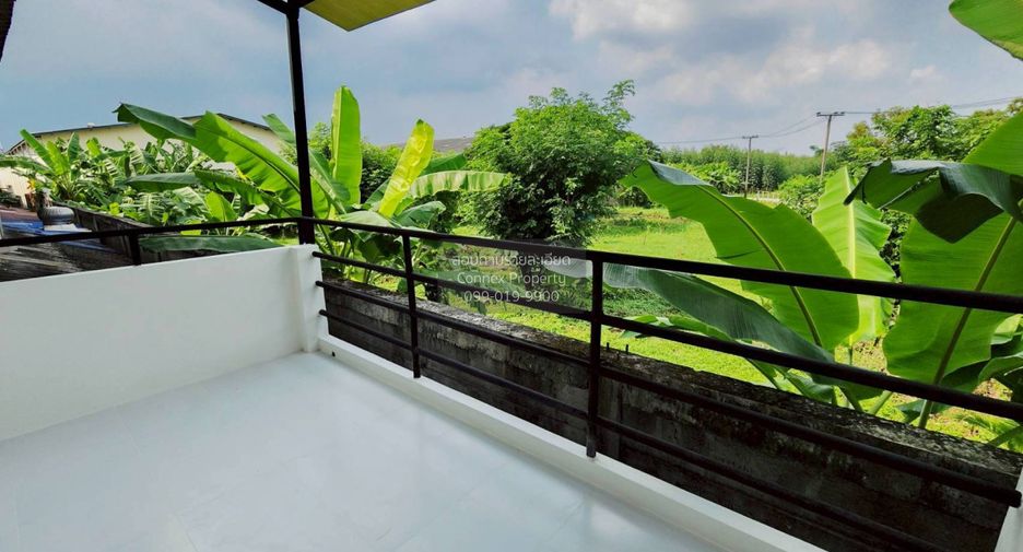 Casa adosada en venta de 3 habitaciones en Khlong Sam Wa, Bangkok