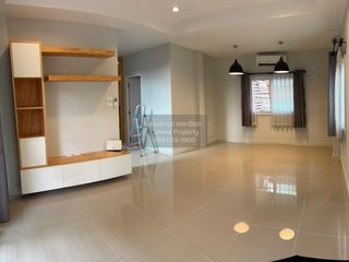 出售 3 卧室 独立屋 在 Sai Noi, Nonthaburi