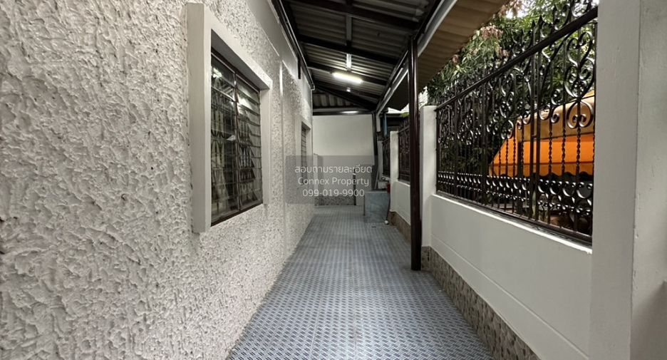 For sale 2 bedrooms townhouse in Min Buri, Bangkok