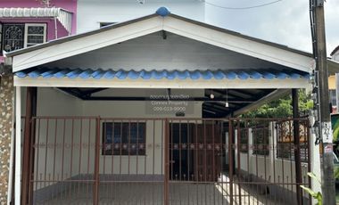 Casa adosada en venta de 2 habitaciones en Min Buri, Bangkok
