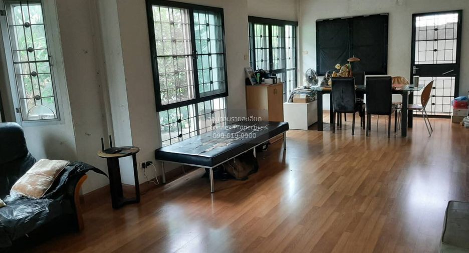 For sale 4 bedrooms house in Mueang Nonthaburi, Nonthaburi