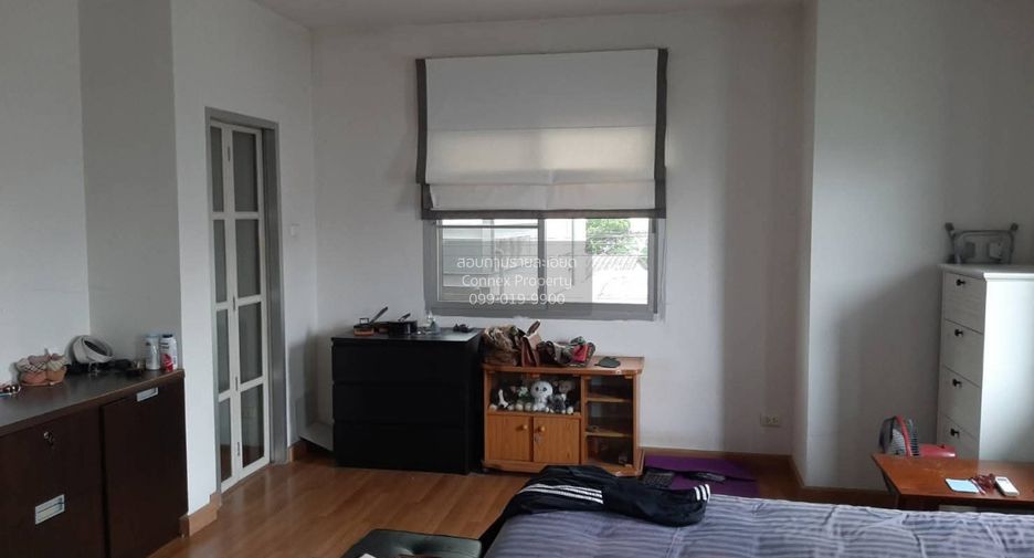 For sale 4 bedrooms house in Mueang Nonthaburi, Nonthaburi