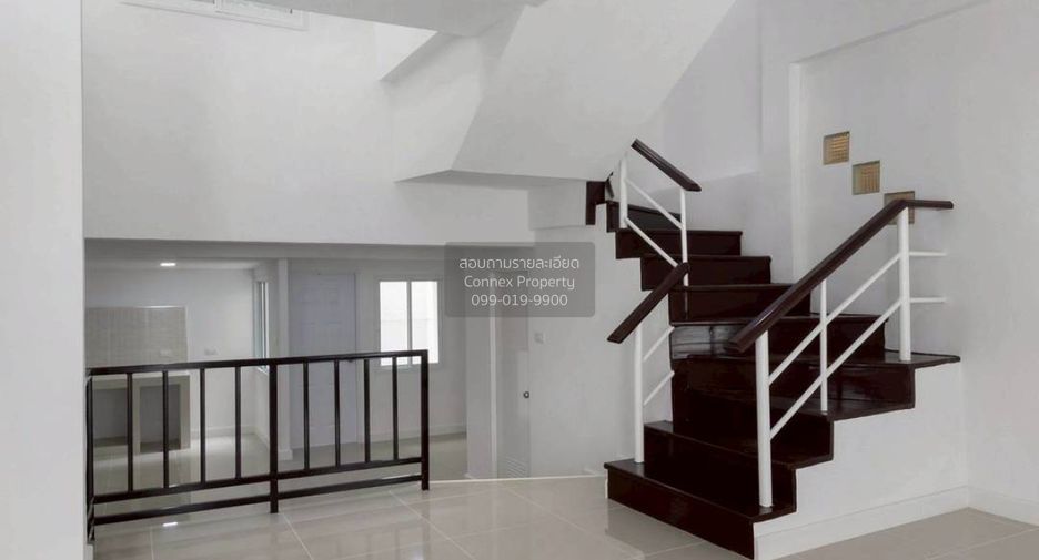 For sale 4 bedrooms townhouse in Don Mueang, Bangkok