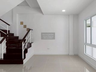 For sale 4 bedrooms townhouse in Don Mueang, Bangkok
