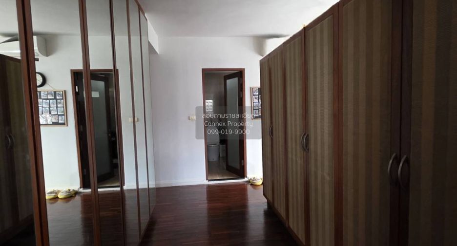 For sale 2 bedrooms condo in Watthana, Bangkok
