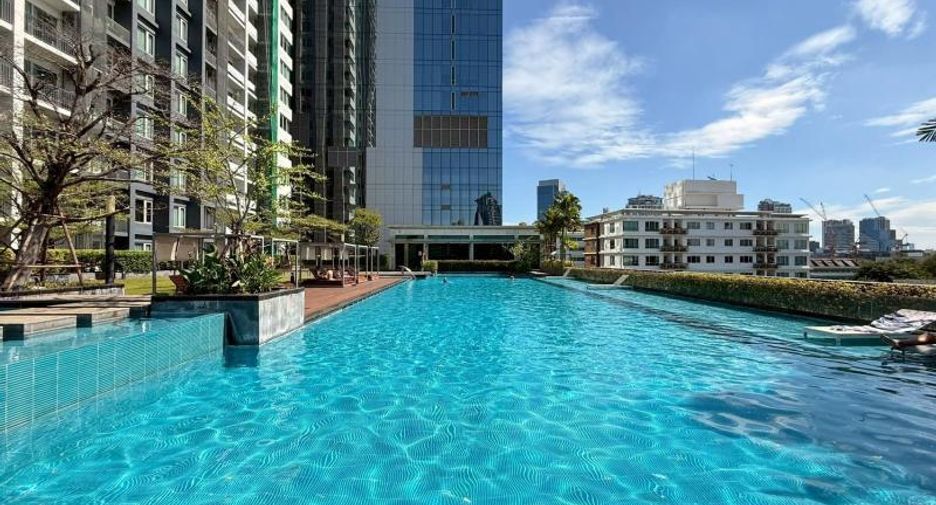 For sale 2 bedrooms condo in Khlong Toei, Bangkok
