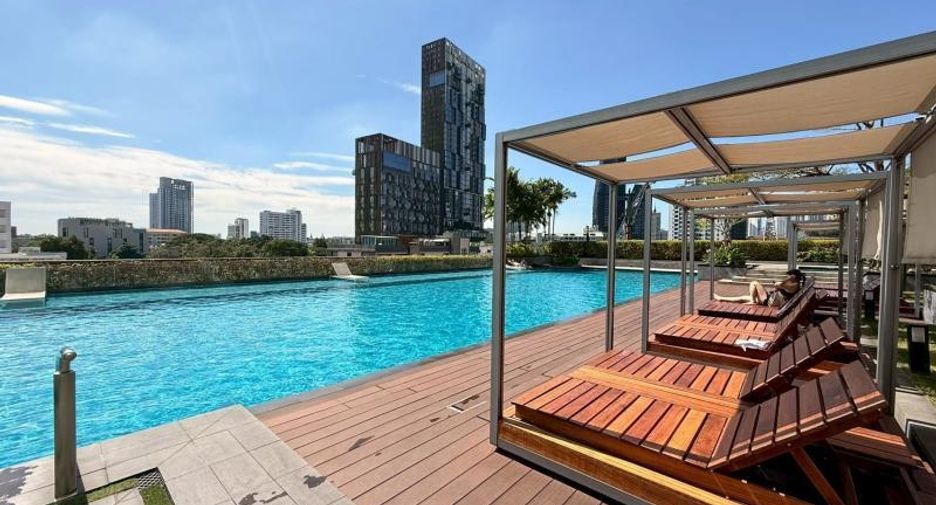 For sale 2 bedrooms condo in Khlong Toei, Bangkok